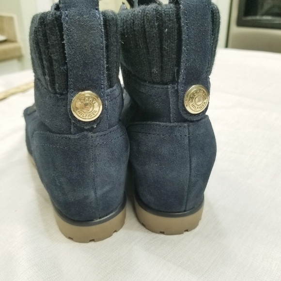 TOMMY HILFIGER Womens Serafin Blue Suede concealed Wedge Sz 6.5 Bootie NWOB‎ - Picture 11 of 11